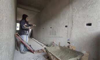 Imagem 7: Sobrado com três quartos sendo uma ampla suíte