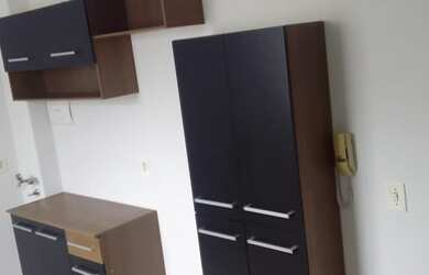 Imagem 5: Garagem p/1 carro, sala c/ tela de proteção, cozinha c/ gab e AE, 2 dormitórios c/ tela de