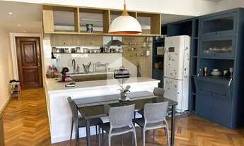 Imagem 4: Cobertura duplex reformada por arquiteta Vista espetacular das montanhas!