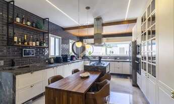 Imagem 7: Casa Alto Padrão com Piscina Aquecida para locação, 4 Suítes e Área Gourmet no Pilarzinho