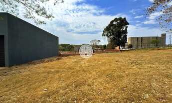 Imagem: Terreno de uso misto com 375m² para alugar