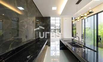 Imagem 7: Casa à venda Condomínio Parqville Jacarandá 3 suítes, piscina aquecida com hidromassagem