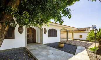 Imagem 2: Casa térrea de 800 m² ideal para morar ou investir em uma área charmosa de Goiân