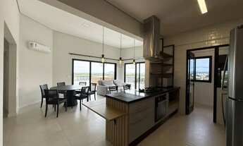 Imagem 3: Cobertura para Venda em Florianópolis, Campeche, 3 dormitórios, 3 suítes, 4 banheiros, 2 v