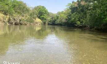 Imagem: Chácara com Rio no fundo