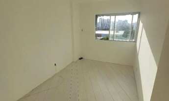 Imagem 5: Cód. 008 Costa Azul 2/4 com Dependência e Varanda Vista Livre