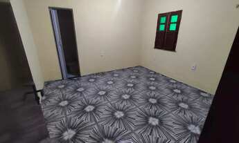 Imagem 3: Alugo Quitinete no Bairro Maraponga, Com Garagem na Rua arlos Joaçaba, Embaixo e Tem Encim