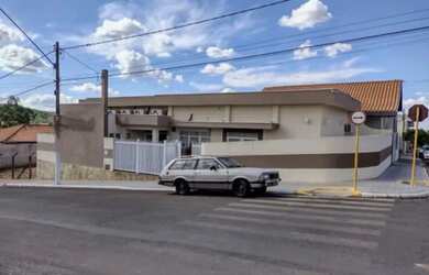 Imagem 2: Ponto Comercial para Venda em Agudos, Centro, 1 dormitório, 2 banheiros