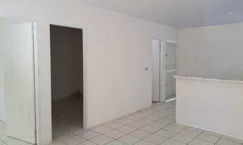 Imagem 3: Kitinettes e apartamentos na Estrada da Batalha em frente à Justiça do Tabalho