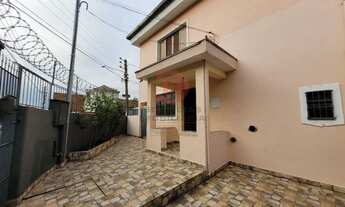 Imagem 6: Sobrado frontal na Avenida