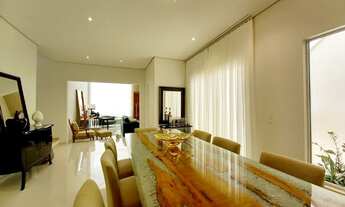 Imagem 5: Casa no condomínio arujá 5 para venda tem 300 metros quadrados com 3 quartos