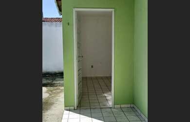 Imagem 2: Emaús- Casa em Condomínio "Imperdível"- 02 Qtos.Original-Sem reformas- 10x21-R