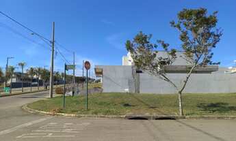 Imagem: Terreno de esquina no condominio Terras