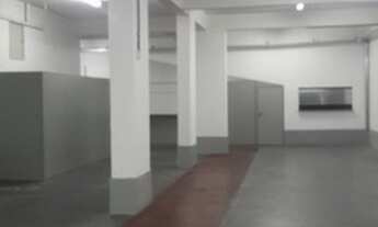 Imagem 3: Galpão com estacionamento, copa e banheiros para depósito, armazém ou escritório