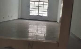 Imagem 6: Loja no térreo com excelente circulação, toda reformada