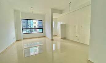 Imagem 2: Apartamento de frente para a praça e prédio novo e nunca usado