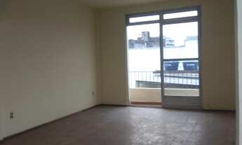 Imagem 2: Apartamento amplo ventilado, boa iluminação natural salão três quartos - Bonsucesso - RJ