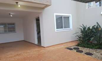 Imagem 2: Sobrado triplex região do lago Cascavel