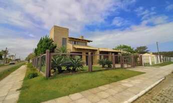 Imagem 3: Elegance Imóveis: Elegante sobrado na praia de Remanso, próximo ao mar