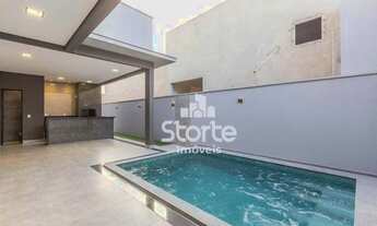 Imagem: Casa de Alto Padrão com 3 Suítes à venda