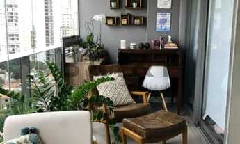 Imagem 4: Apartamento mobiliado com sala ampliada e sol de manhã ao final da tarde, 1 dorm e sala am