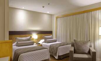 Imagem 6: Flat no Itaim apto diferenciado com varanda e vista pra rua arborizada no coração do Itaim