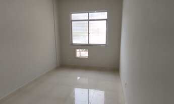 Imagem 6: Lindo apto reformado - Vazio - Piso em porcelanato - todo espaçoso