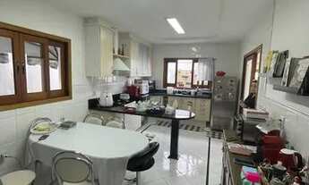 Imagem 6: Casa maravilhosa, com 3 dormitórios, sendo 3 suítes , uma master com banheira, sala ampla