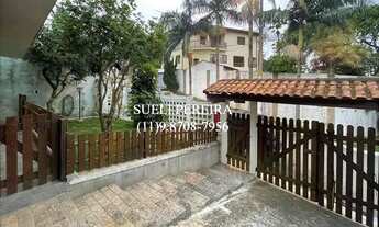 Imagem 3: Casa de condomínio para aluguel e venda possui 472 metros quadrados com 5 quartos