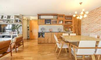 Imagem 4: TOTALMENTE REFORMADO E ATUALIZADO COM TRÊS SU[ITES!!