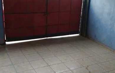 Imagem 2: DE QUEIROZ. IMÓVEL AMPLO COM ÓTIMA OPORTUNIDADE PARA INVESTIMENTO!