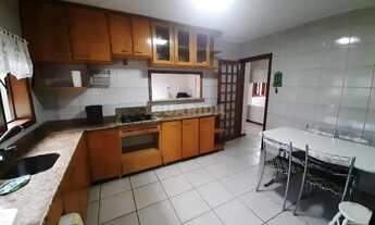 Imagem 7: Casa residencial de 4 dormitórios, sendo 1 suíte com closet e hidro no bairro Glória