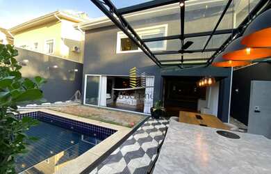 Imagem 4: Casa a venda em Alphaville com área de lazer e espaço gourmet completo