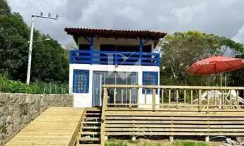 Imagem: Casa com 3 quartos e terreno amplo à venda