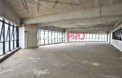 Imagem 2: Heliponto, auditorio, 14 pavimentos, 244 vagas, 8 elevadores