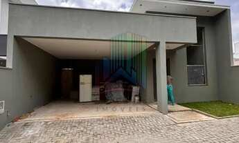 Imagem: Linda Casa à Venda em Condomínio Residencial