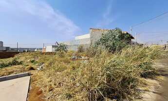 Imagem: Terreno de 195m² com espaço amplo à venda