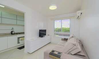 Imagem 3: Apartamento mobiliado para locação, com 2 quartos, com closet, sala aconchegante, cozinha