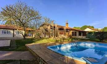 Imagem: Grande casa em conjunto com outra em condominio