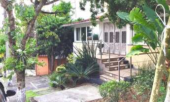 Imagem: Alto padrão em condomínio fechado