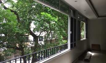 Imagem 2: Apartamento para venda tem 159 metros quadrados com 4 quartos em Copacabana - Rio de Janei