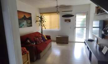 Imagem: Linda casa duplex em condomínio com RGI