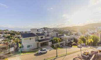 Imagem 7: Casa de condomínio para venda tem 337 metros quadrados com 3 quartos