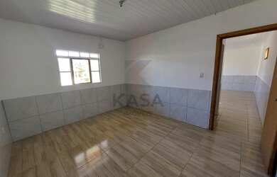 Imagem 5: Aluga ótima casa de fundos com 01 dormitório, sala de estar, cozinha, banheiro social e va