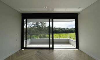 Imagem 2: Raridade de Alto Padrão em Taubaté - Green Park - 3 Suítes - Piscina e Vista para o Campo