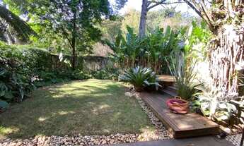 Imagem 4: Unica projeto modernista! terreá com uma área de jardim e gourmet de tirar o folego