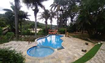 Imagem 2: Casa à venda no condomínio Estância do Hibisco, com maravilhoso jardim com cascata!