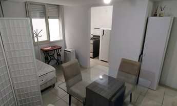 Imagem 1: Kitnet mobiliado para aluguel possui 30 metros quadrados em Cidade Baixa - Porto Alegre