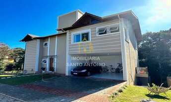 Imagem: Casa sofisticada à venda em Sambaqui