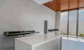 Imagem 4: Casa de condomínio para venda possui 253 metros quadrados com 3 quartos